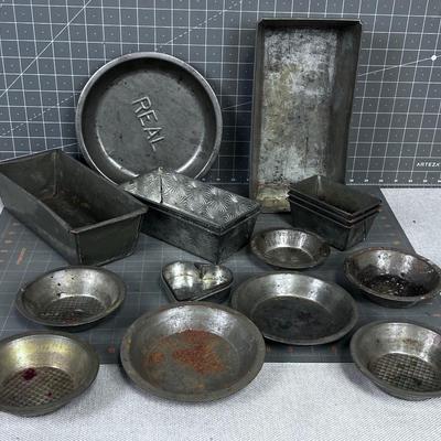 Vintage Pie and Cake Tins 