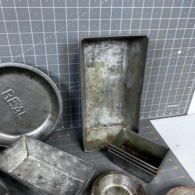 Vintage Pie and Cake Tins 