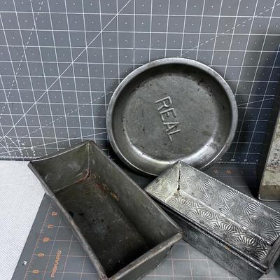 Vintage Pie and Cake Tins 