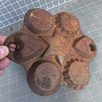 Cast Iron Corn Bread Pan, RUSTY 