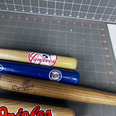 4 Mini Souvenir Baseball Bats 