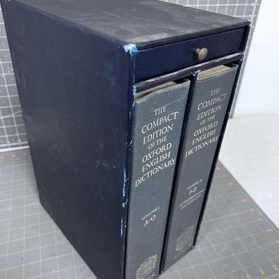Compact Edition of the Oxford English Dictionary in 2 Volumes