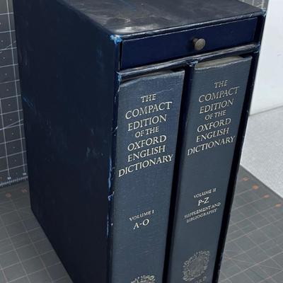 Compact Edition of the Oxford English Dictionary in 2 Volumes