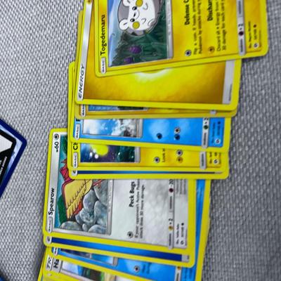 PokÃ©mon (2017 ) Sun and Moon Set with Original Box 