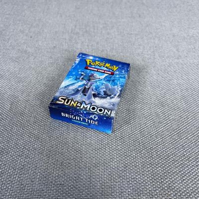 PokÃ©mon (2017 ) Sun and Moon Set with Original Box 