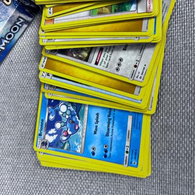 PokÃ©mon (2017 ) Sun and Moon Set with Original Box 