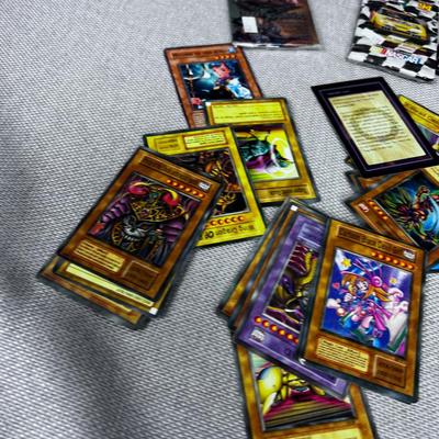 Mixed Lot of Cards Yu Gi Oh! , Street Fighter,  