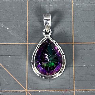 Green Pink Stone CUT set in Silver 925. 