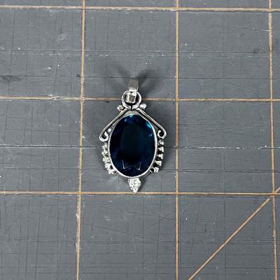 Cut Jewel Blue Pendant 925