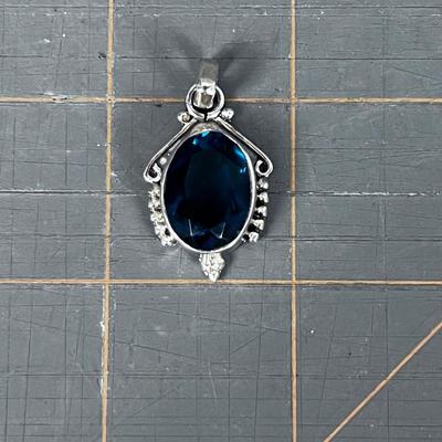 Cut Jewel Blue Pendant 925