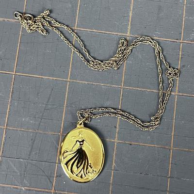 LDS Woman Pendant necklace 