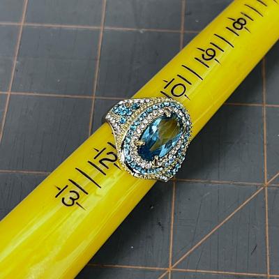 Very Sparkly Aqua Marine CUTE Oval