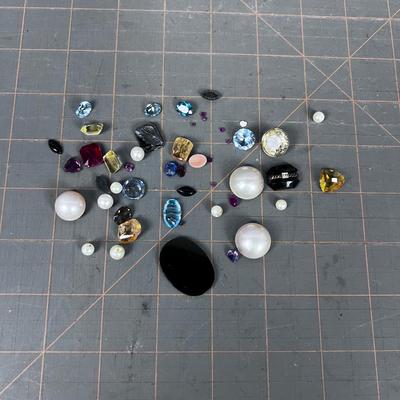 Pile of LOOSE Cabochons and Stones