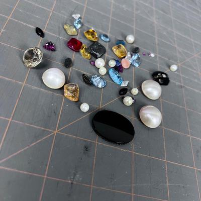 Pile of LOOSE Cabochons and Stones