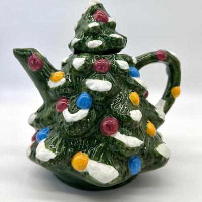 6 Christmas Tea Pot Lot