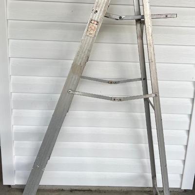 CAPRUM 6 Foot Aluminum Ladder