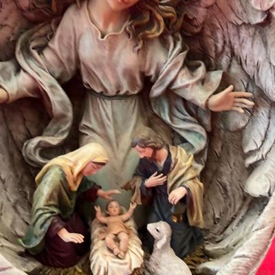 LC17- Angel w/Nativity Scene