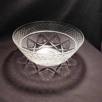 LEAD CRYSTAL BOWLS AND DISH WITH LID