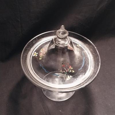 VINTAGE OIL LAMP-GLASS HEART DISH AND HANDPAINTED GLASS CANDY DISH