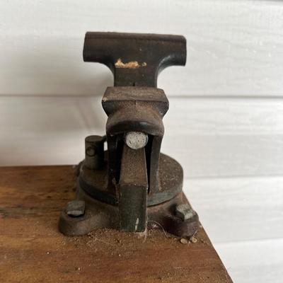 DUNLAP Vice on Homemade Garage Cart