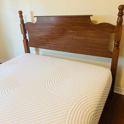 Queen Bed Frame With Temperpedic Mattress