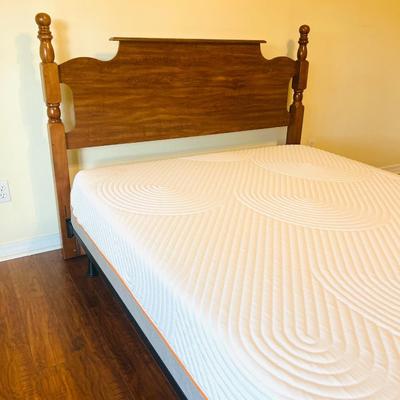 Queen Bed Frame With Temperpedic Mattress