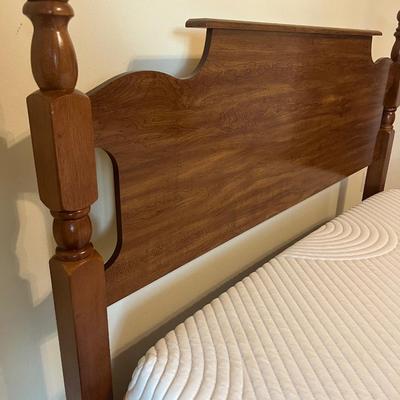 Queen Bed Frame With Temperpedic Mattress