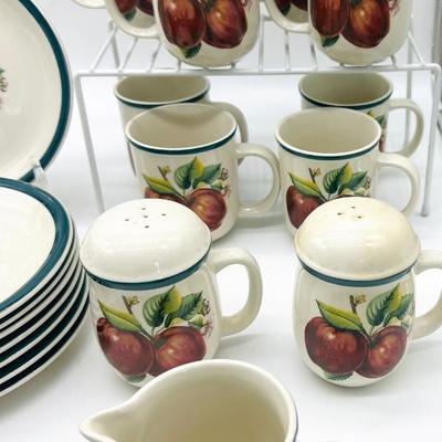 CHINA PEARL Stoneware Casuals APPLES