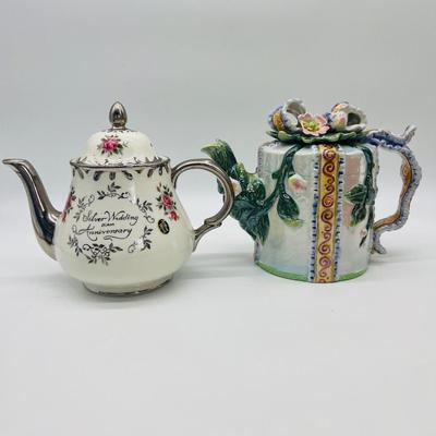 11 TEAPOTS