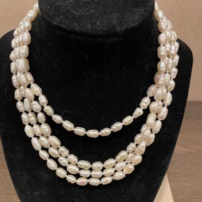 68â€ freshwater pearl necklace