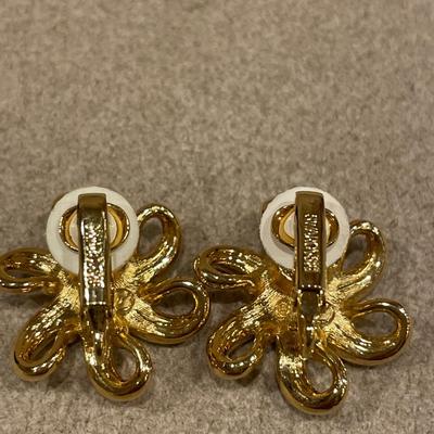 Swarovski star shaped clip on earrings