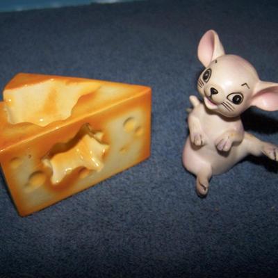 LOT 67  WONDERFUL VINTAGE SALT/PEPPER SHAKERS MOUSE&CHEESE/SQUIRREL&NUTS/plus