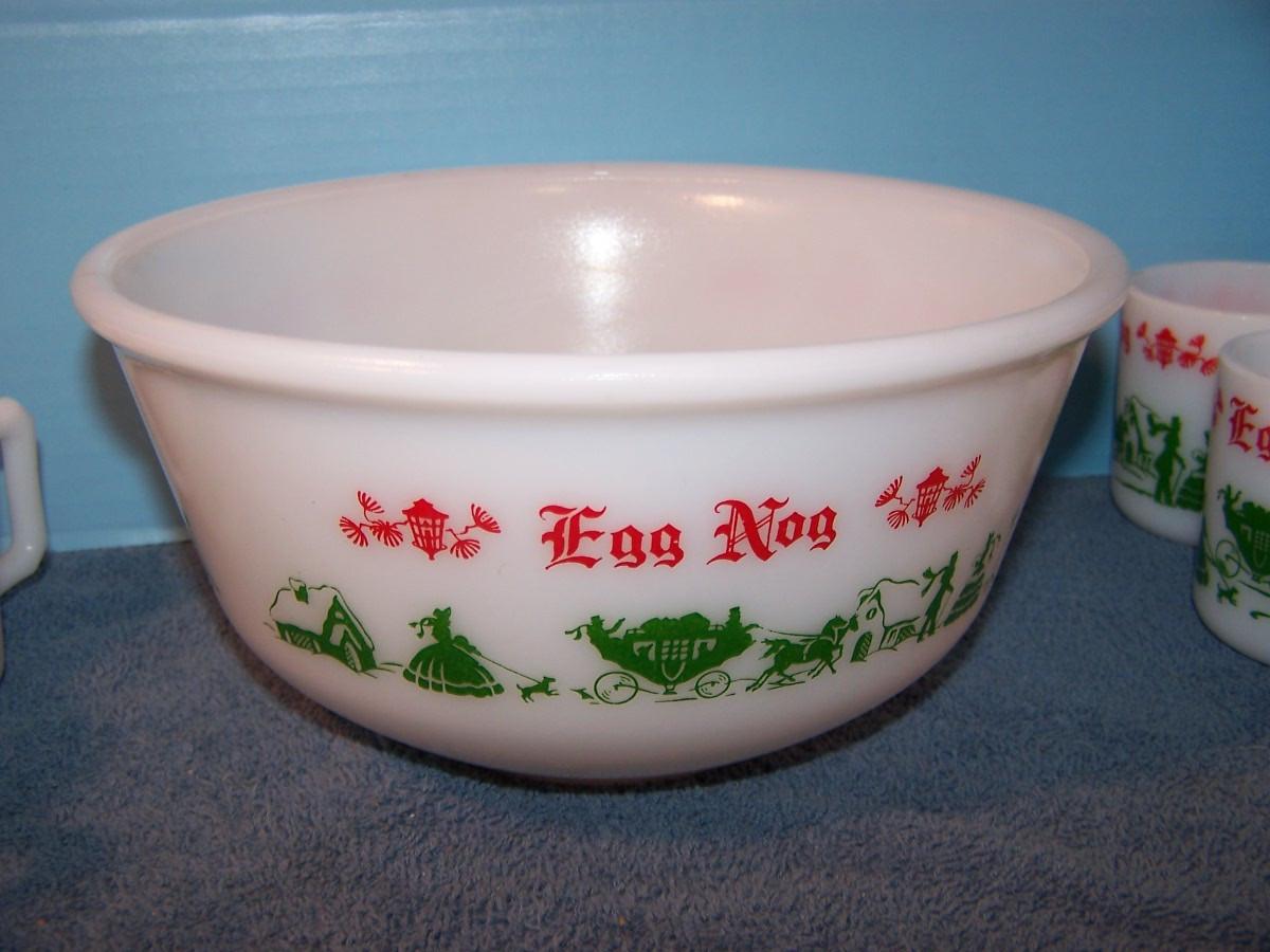 Hazel Atlas Vintage Egg Nog Bowl and 4 Mugs, Mid Century, Nostalgic  Christmas