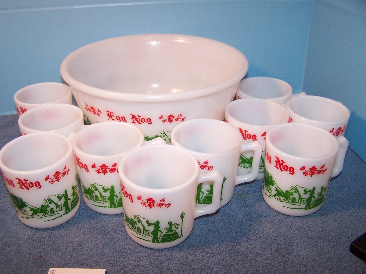 Hazel Atlas Vintage Egg Nog Bowl and 4 Mugs, Mid Century, Nostalgic  Christmas