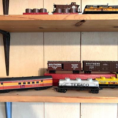 30+ Train Lot