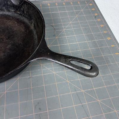 Number 8 Vintage Cast Iron