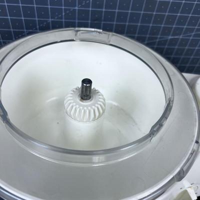 Bosch Mixer with Dough Hook & Beaters Included. 