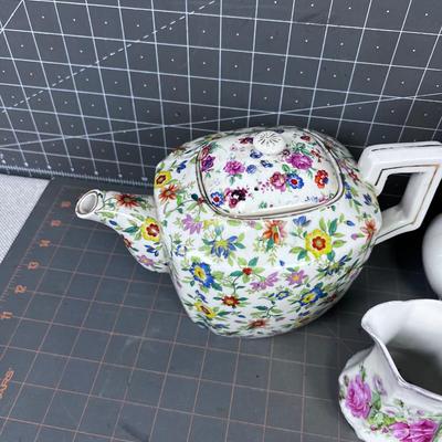 Tea Pot, Creamer and Pitcher Chinz & Floral Japanese