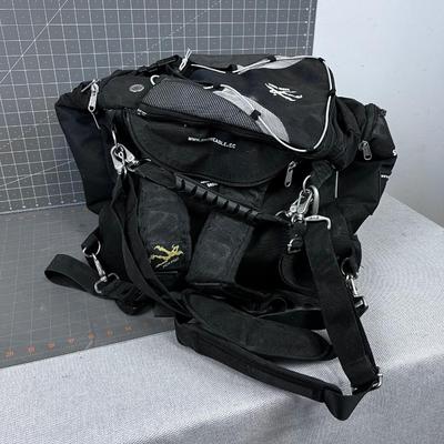 SNOW EAGLE Boot and Gear Bag that is heated