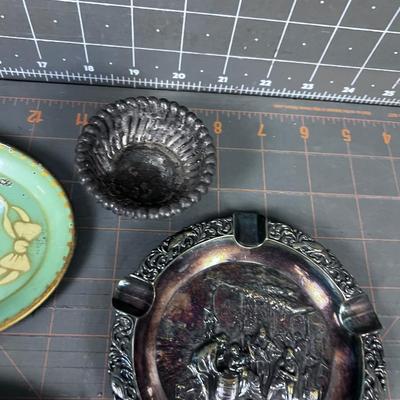 Vintage Ash Tray (4) Pieces All Metal 