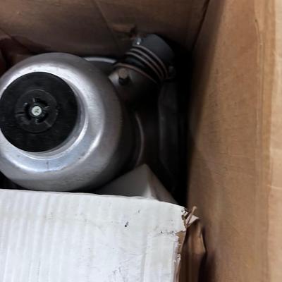 Dusk to Dawn Outdoor Garage Light, New