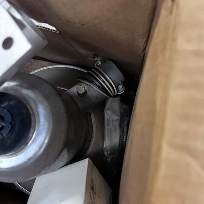 Dusk to Dawn Outdoor Garage Light, New