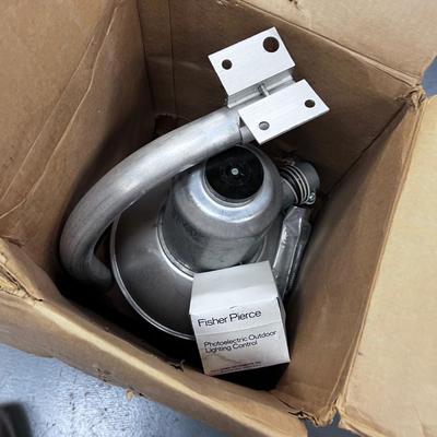 Dusk to Dawn Outdoor Garage Light, New