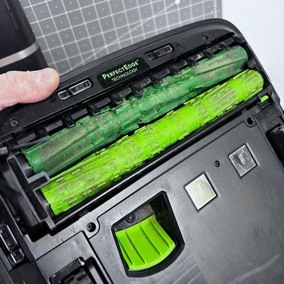 Roomba Self Vacuuming Device
