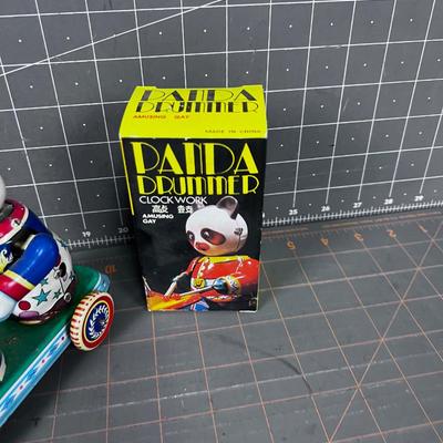 PANDA Tin Litho Wind Up Toy 