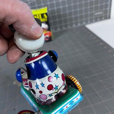 PANDA Tin Litho Wind Up Toy 