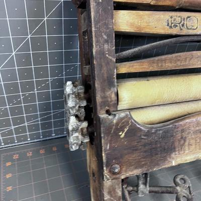 Royal No. 592 Ringer for the Hand Clothing Washer