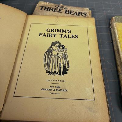 Children's Books: (5) Grimms Fairytales, 3 Bears,  Our Darlings, 
