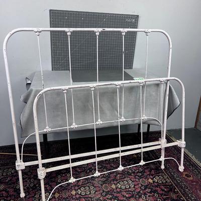 Full Size Iron Bed lite Pink Color