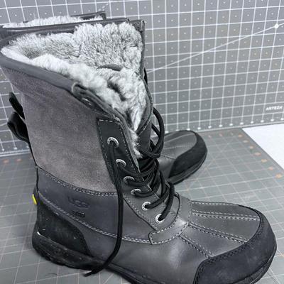 UGG Snow Boot